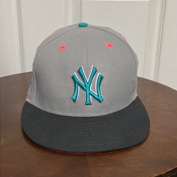 🔥⚾️ Vintage NEW YORK YANKEES “Subway Series” New Era Cooperstown Fitted 7-3/8” - Picture 1 of 12